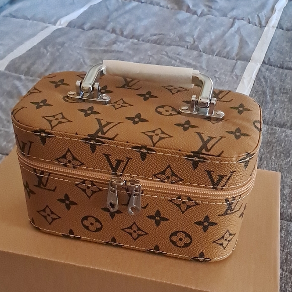 Others Follow Handbags - Bougie Tan & Black Vanity Case